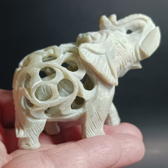 2.5" Hand Carved Soap Stone Elephant Figure With baby Inside - Picture 7 of 10